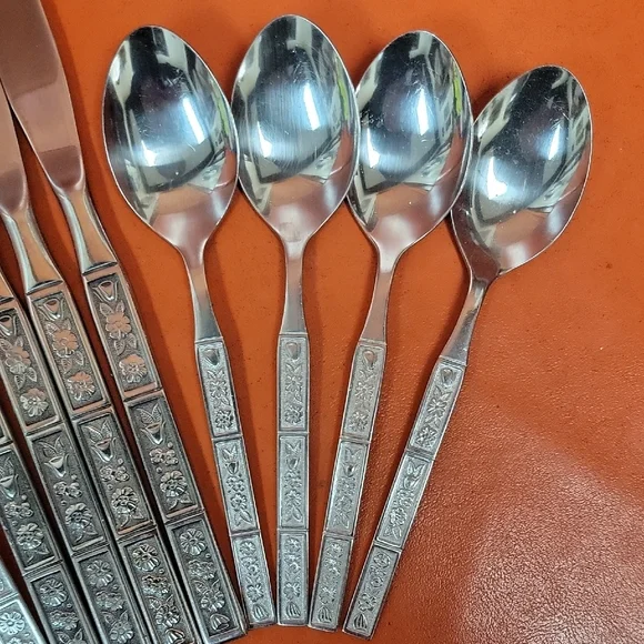 Vintage-Style Silver Floral Cutlery Set - 12 Piece (Silver) - Picture 8 of 8